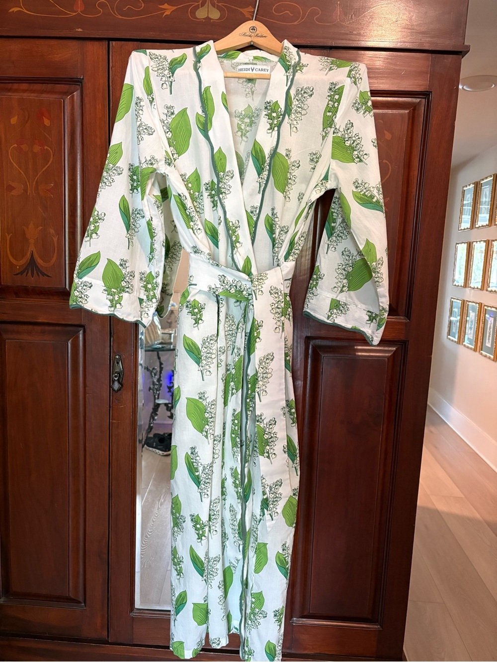 HEIDI CAREY LILY OF THE VALLEY COTTON SIZE S ROBE.